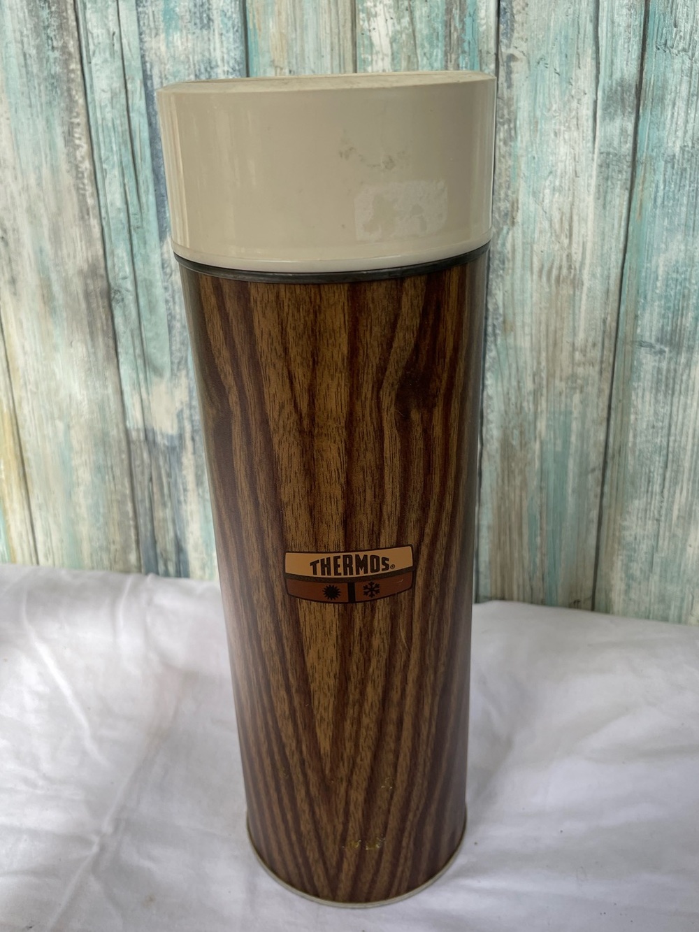 Vintage 1970s Thermos brand vacuum bottle King-Seeley flask features